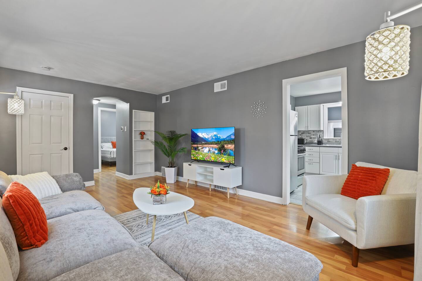 The Den: 2BR-1BT w/ 2 Living Rooms