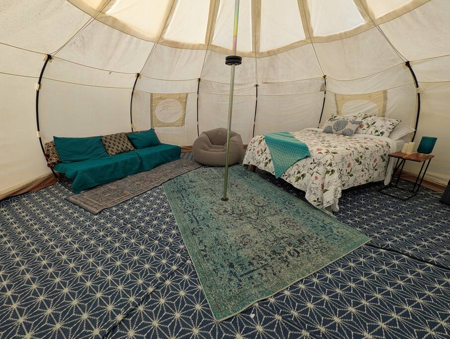 Glamping in Stunning Woods! (Green Tent)