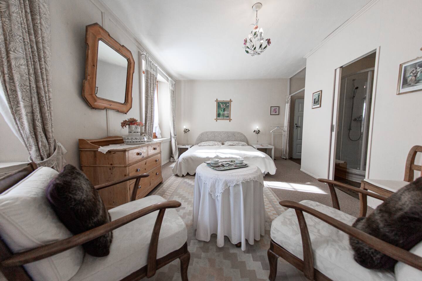 Elegant Room #6 • Bernina Express Station