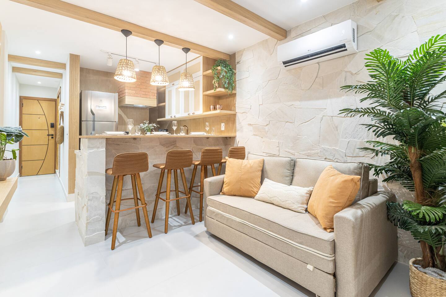 Hidden Gem • Tropical Studio in Copacabana Beach