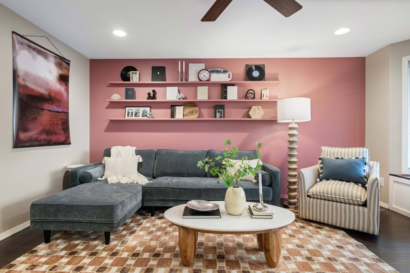 The Speakeasy - 3 Bed Home in Pasco