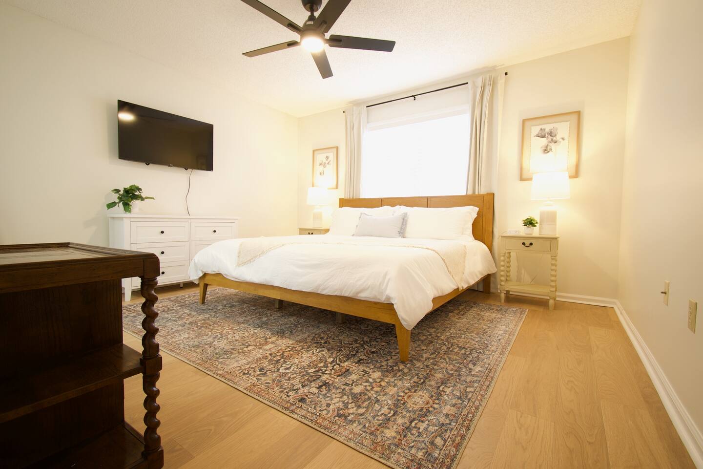 Family-Friendly 4 Beds | Central & Fenced Yard