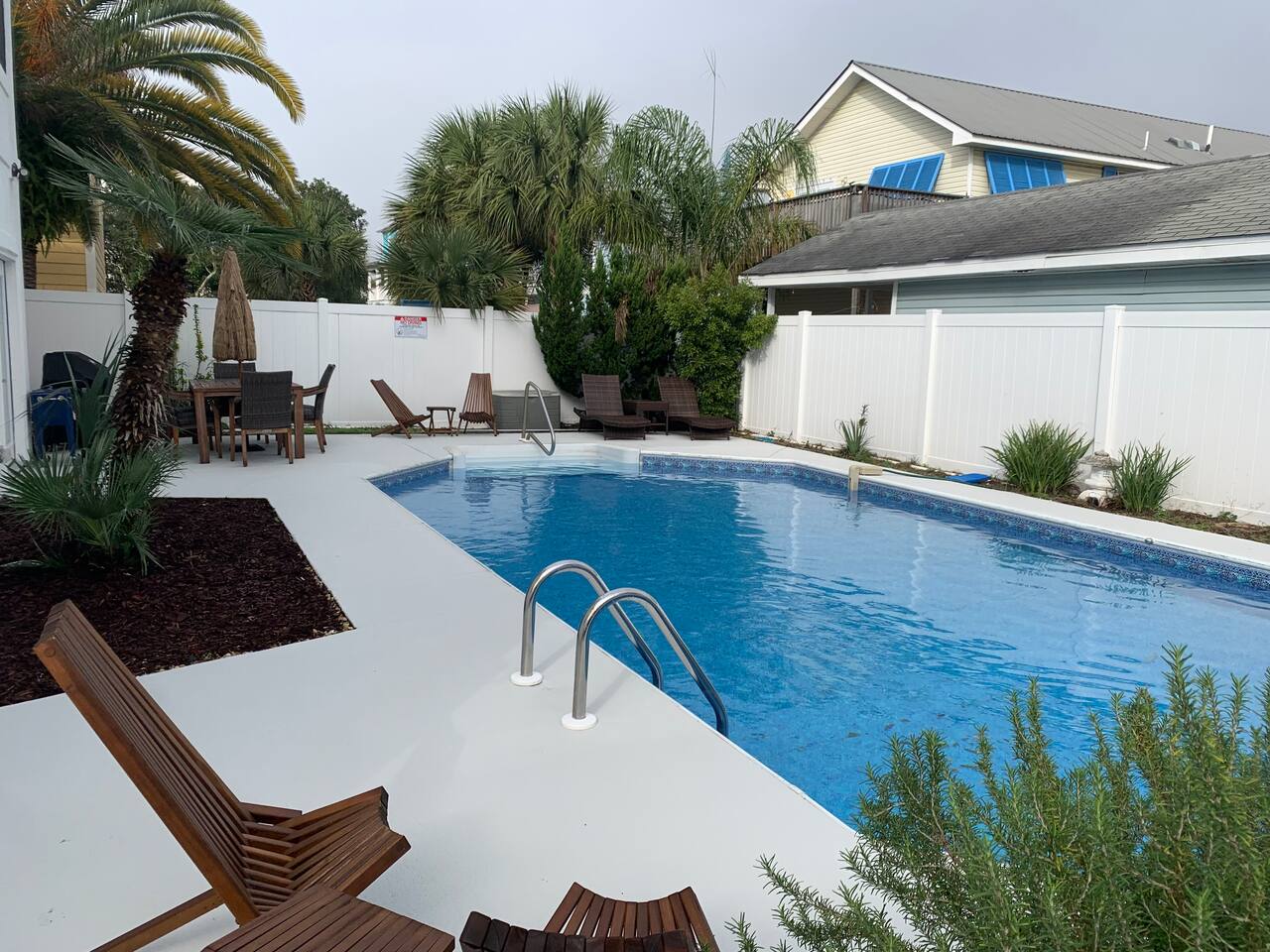 DestinFun Beach House Huge Pool 3min Walk to Beach