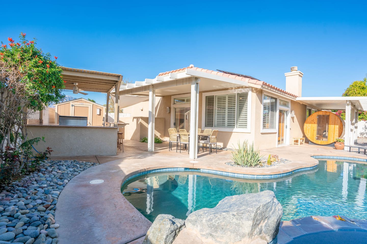 Pool, Spa & Sauna w/ Private Yard, Central to all