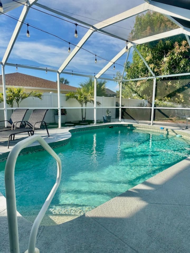 Tropical Groove Getaway