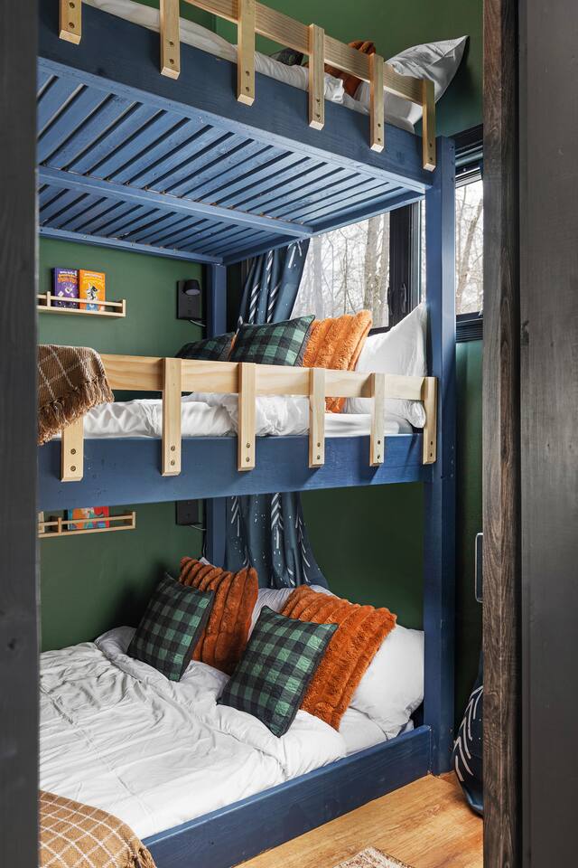 Triple queen bunk room at Alm Haus