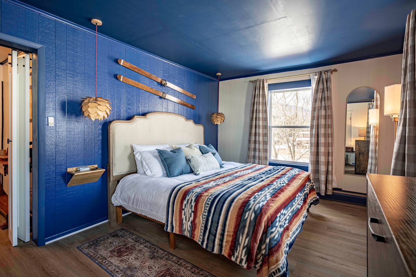 Warm Spring Escape Near Hiking & Whiteface