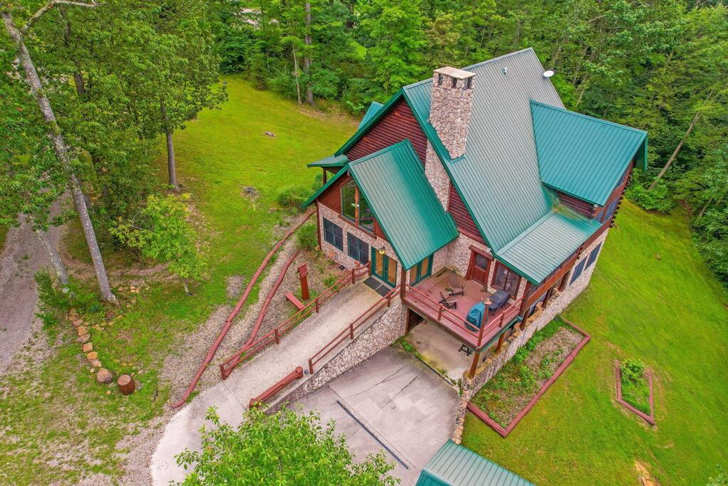 Luxury Lodge | Hot Tub, Fireplaces & Game Room