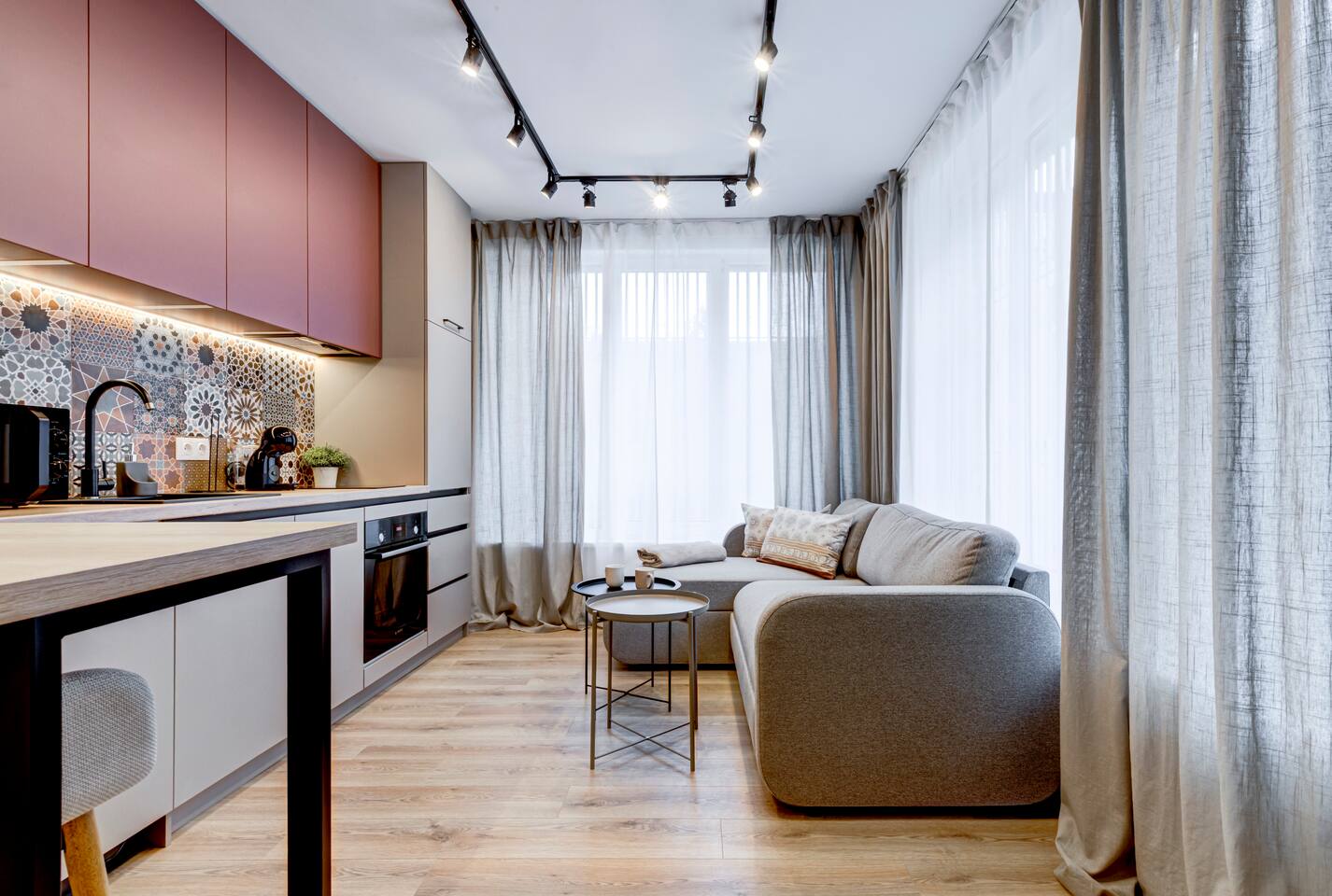 Newly Renovated First-Floor Stay + Free Parking