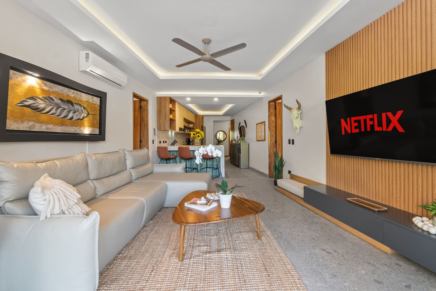 North Side 3BR | Infinity Pool, Private Patio