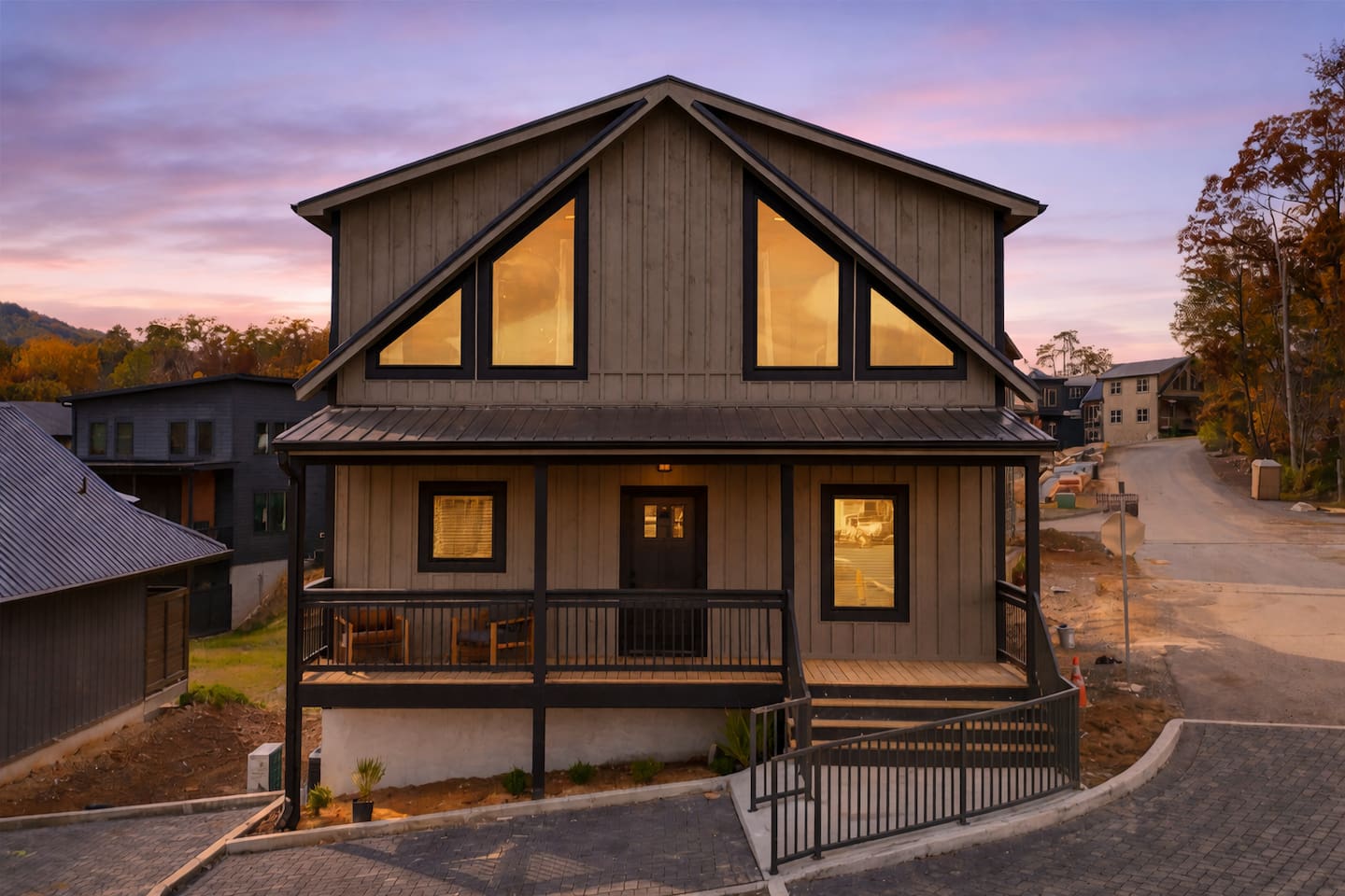 LUX Cabin/1mi to Parkway/Golf Suite/Indoor Pool