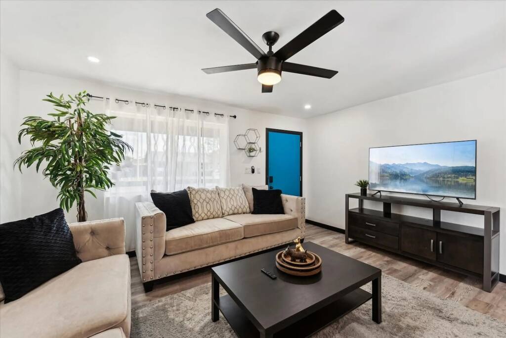 Cozy Getaway | Designer Interior | Central Phoenix