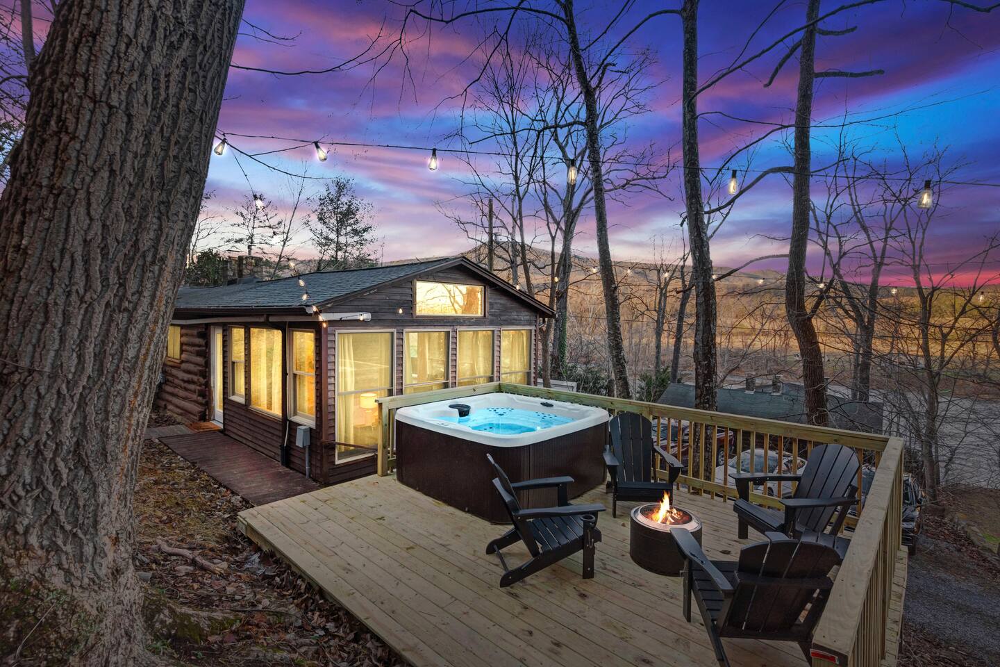 Moonlit Hollow •Hot tub • fire pit • Luray caverns