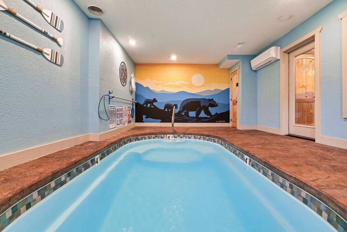 Indoor Pool Cabin w/ Pool Table, HotTub & Fire Pit