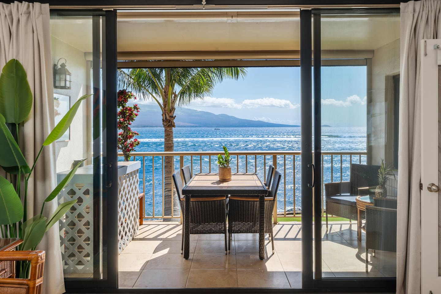 Oceanfront • AC • W/D • Desk • Central Maui