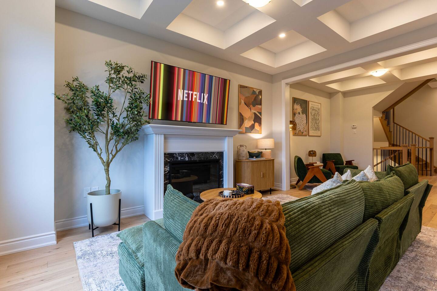 Luxury 5BR Modern Designer Home w/ Foosball