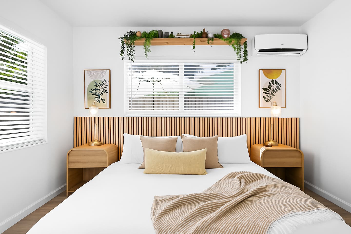 Luxury Retreat & 5 mins to Beach! Patio & Grill