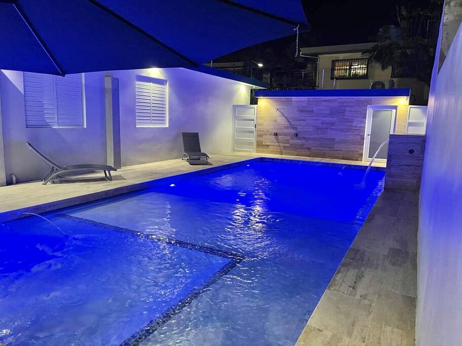 Steps from the beach Minutes from SJU Heated pool