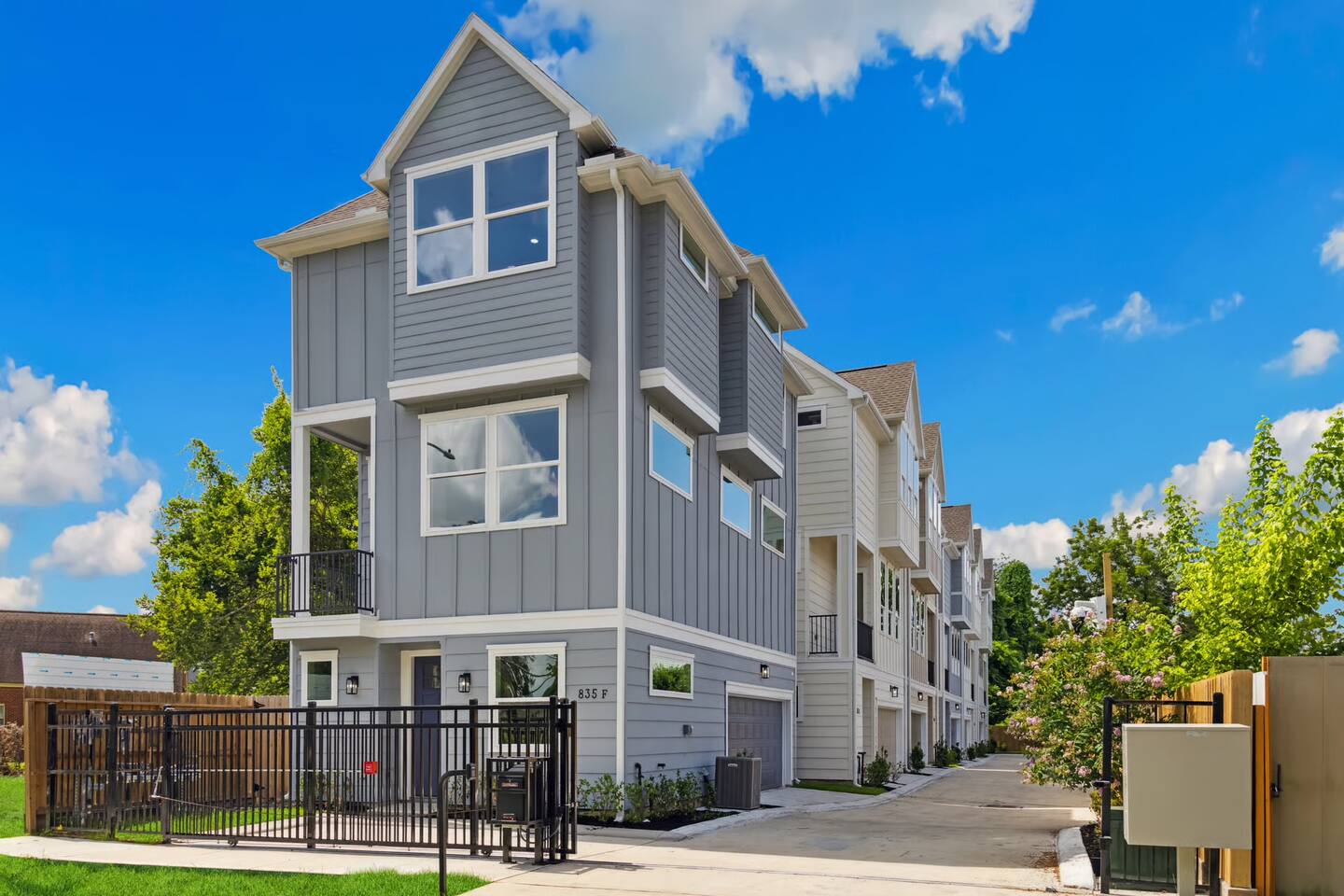 Rachel Townhome: Guest Fave Summer Retreat