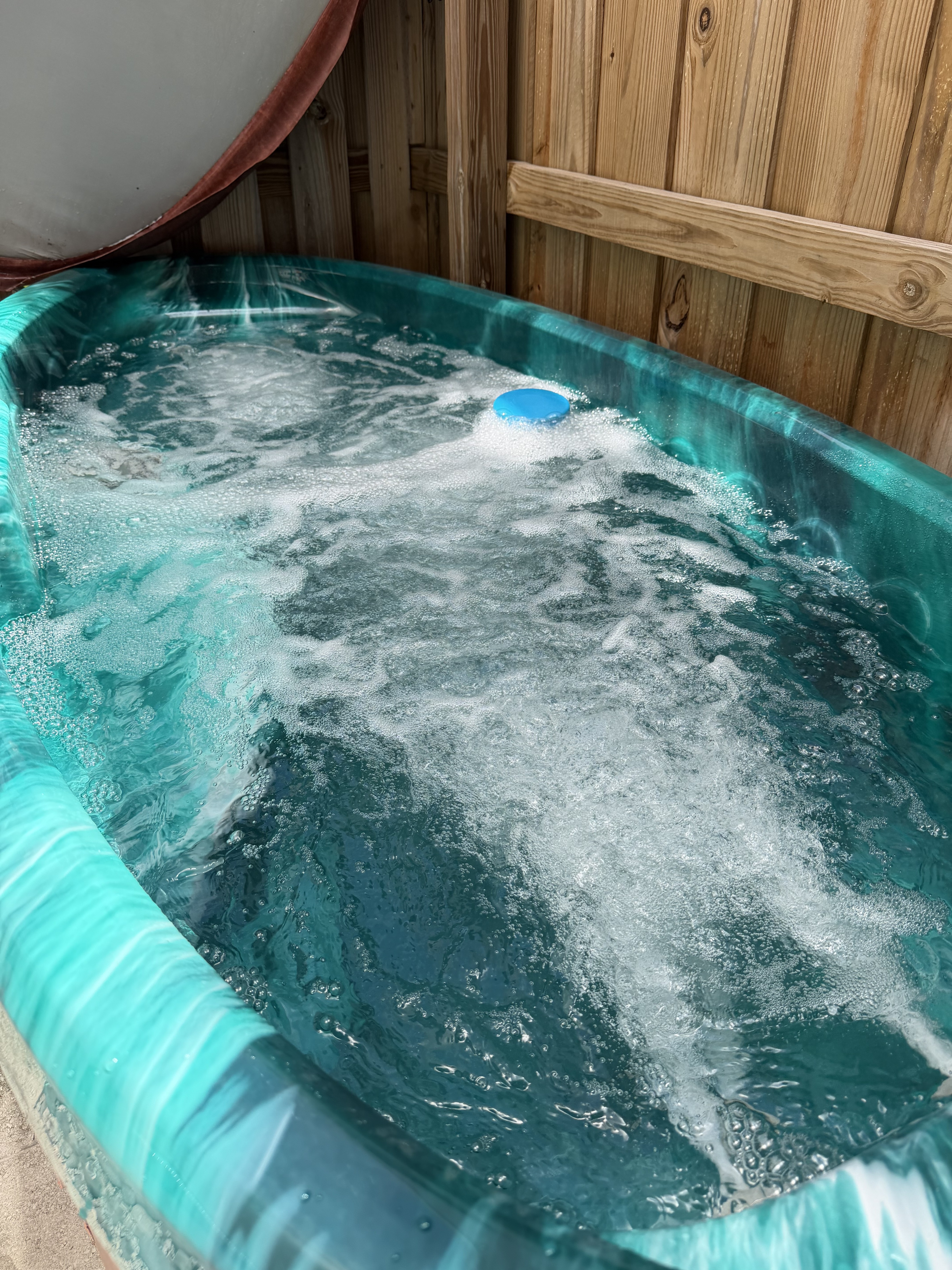 SOHO Retreat - HOT TUB - Walk UT & Dining