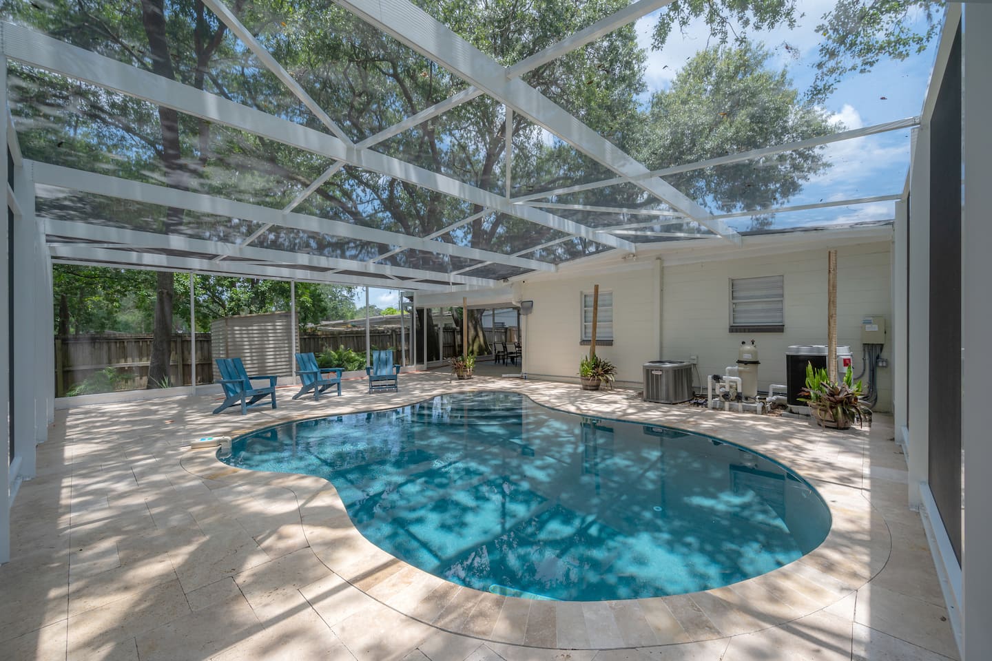 Spacious Boho Retreat Heated Pool-HotTub-Huge Yard