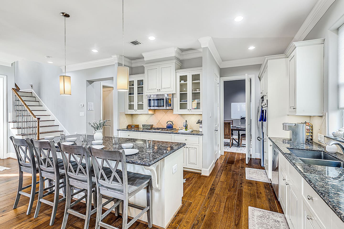 Luxury 5 Bed 4 Bath| Eado |3500 Sq ft| Sleeps 12