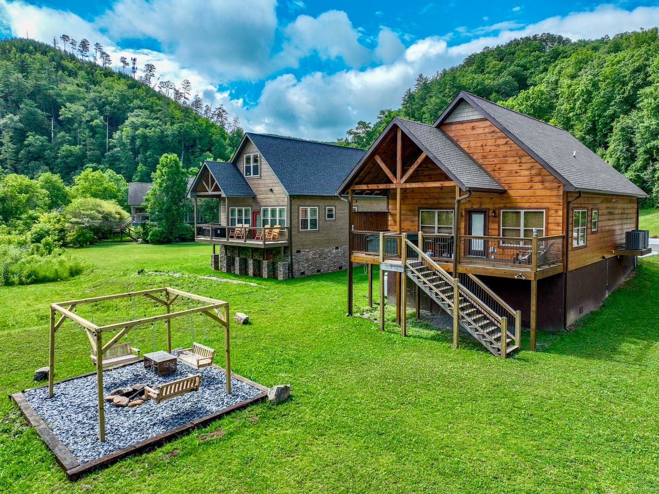 New Creekside Escape: Location, HotTub, Firepit+