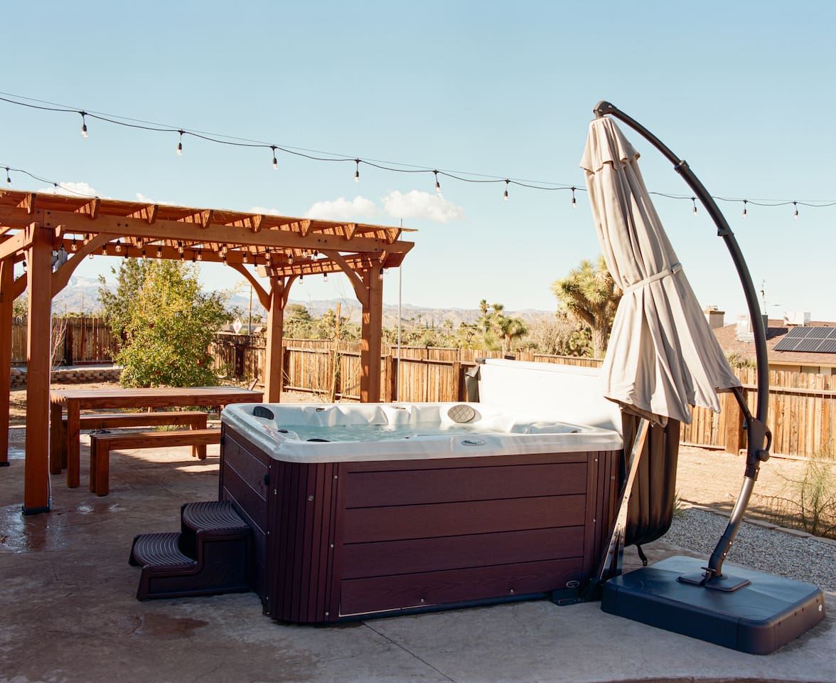 Hot Tub, Firepit & 15 min to JTNP
