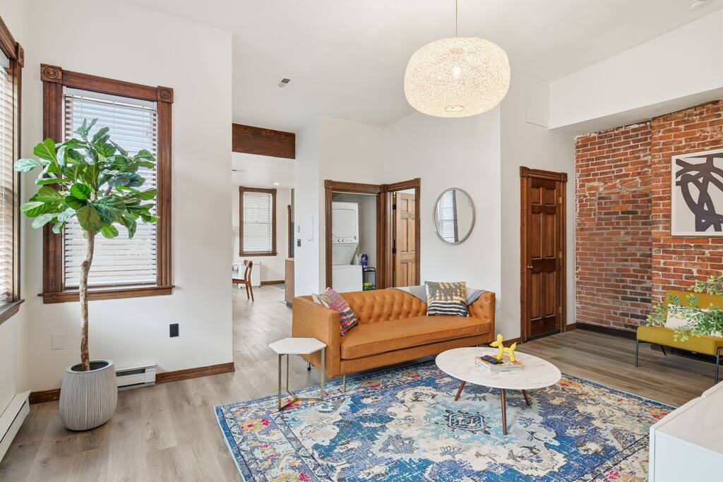 Boutique 1BR Apt on Historic Street