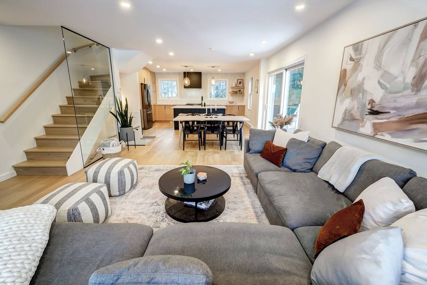 Modern Lac Mercier Area Escape | AC & Bike Trails