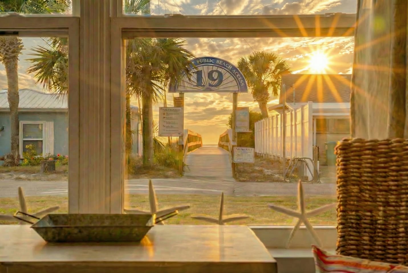 Beach Is 20 Steps Away-Private Pool-Prime Location