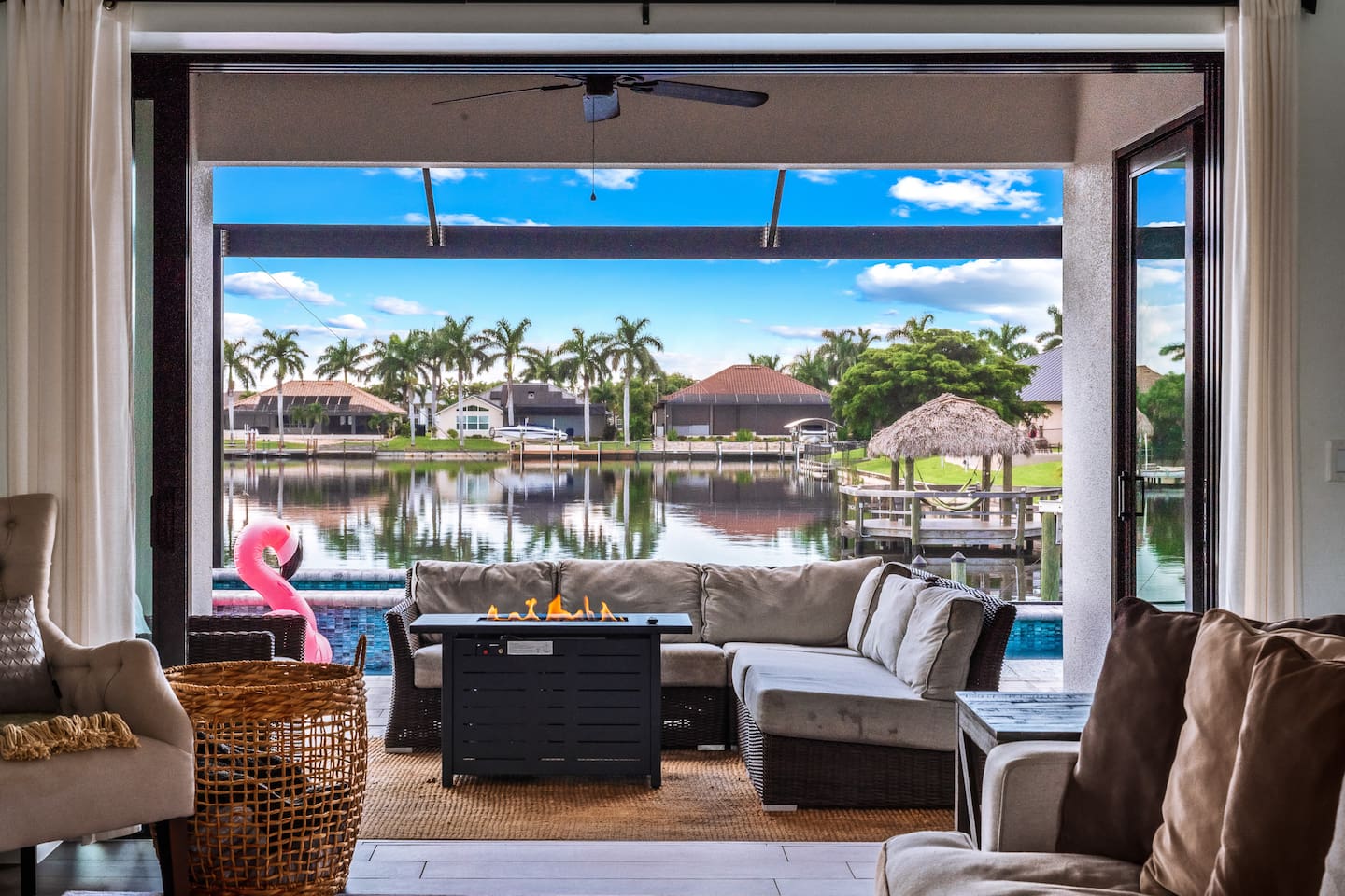 Heated Pool & Spa l Winter Vacay l WaterfrontVilla