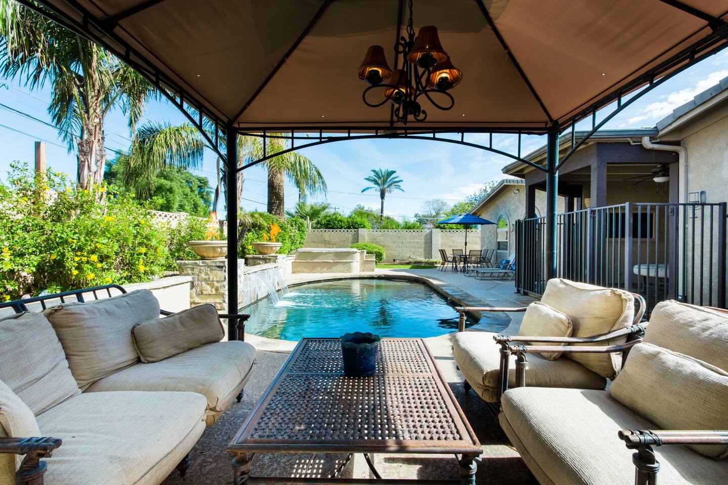 Old Town Scottsdale Outdoor Oasis Heated Pool¹ Spa