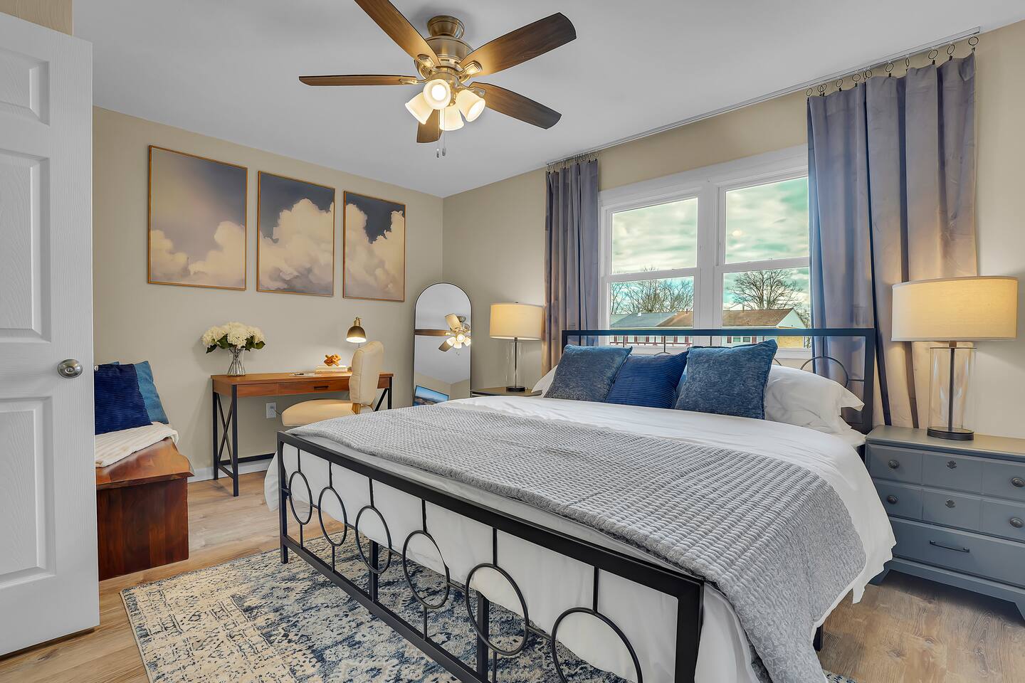 *NEW*Townhome w/ Parking, Fire Pit & Grill
