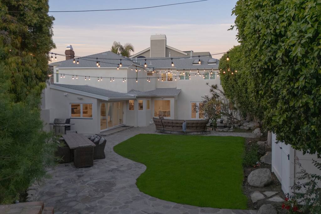 The Bayside Estate | Walk to Beach | New Listing!