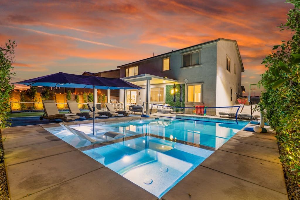 NEW-Oh La La Coachella-Pool, Spa, Games, Sleeps 23