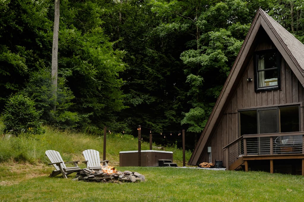 Peaceful A-Frame Chalet w/ Mtn Views + Hot Tub!