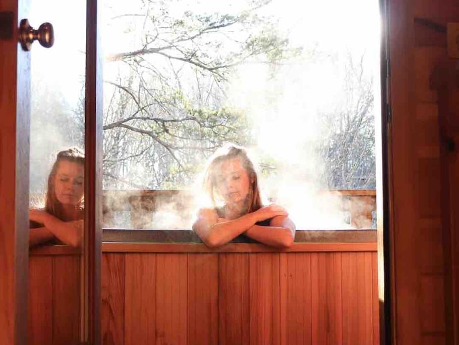 Romantic Winter Cabin • Hot Tub • Pool Table