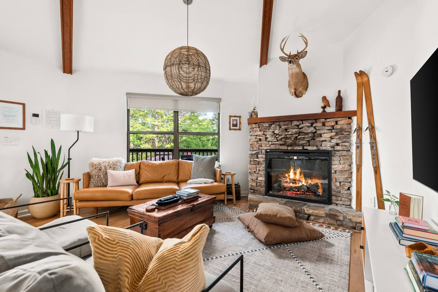 The Nest At The Foothills