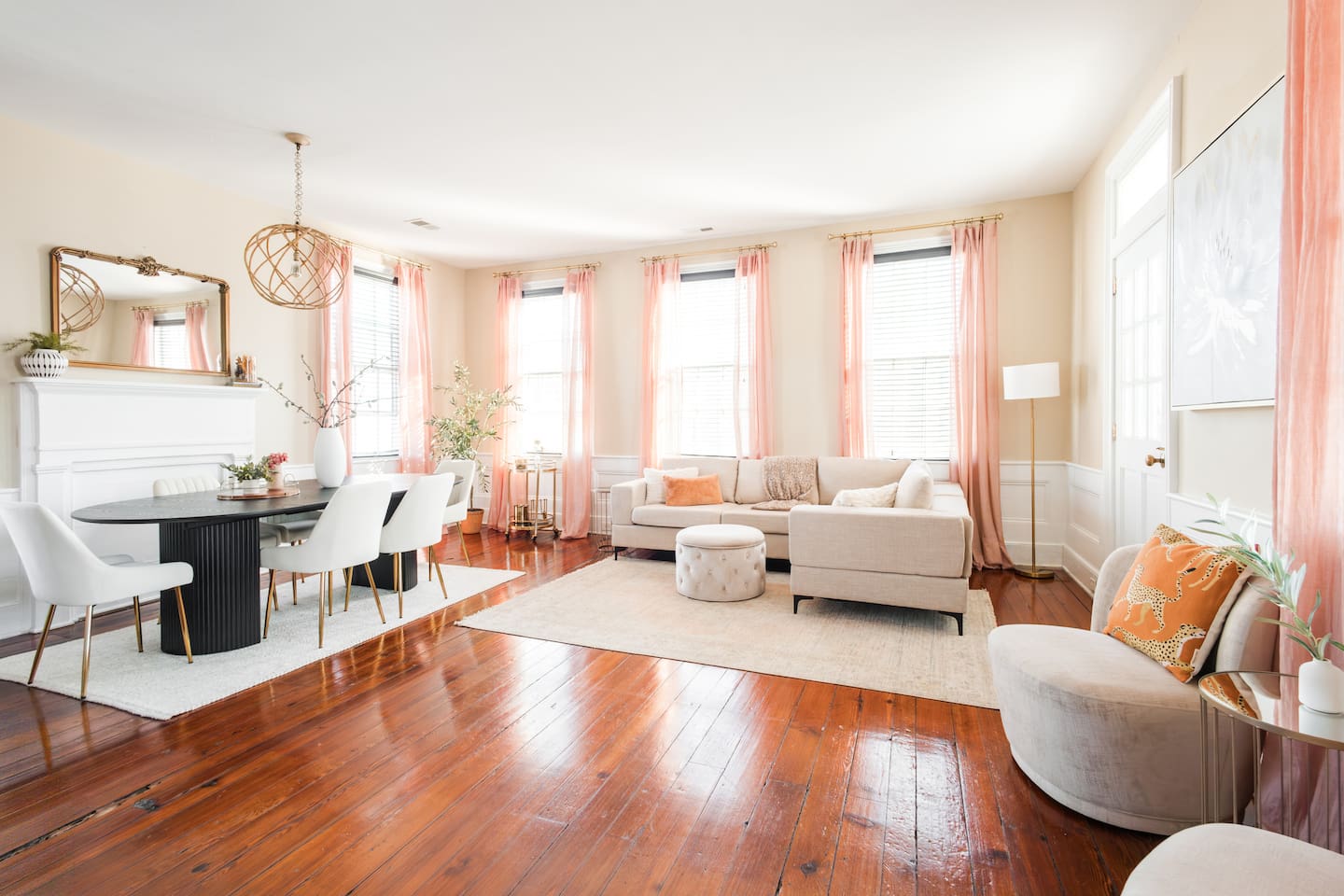 3BR Downtown Charleston • Walk to King • Parking