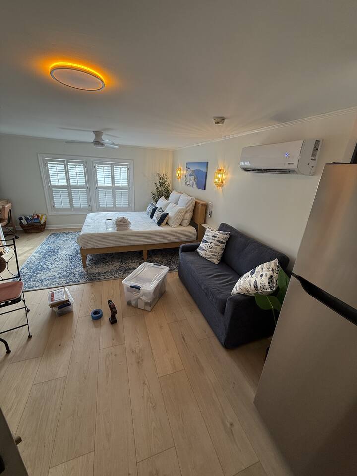 Steps to Sponge Docks | Private Greece Guesthouse