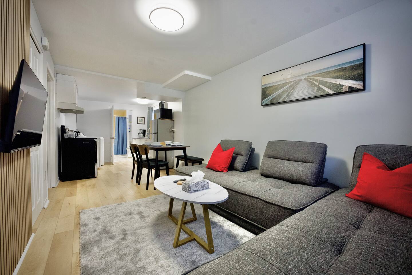 Modern, cozy, near Metro, Place Bell, Free Parking - Apartment