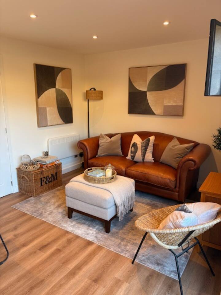 Tivoli Cottage near RUH -10 Min to Bath Centre