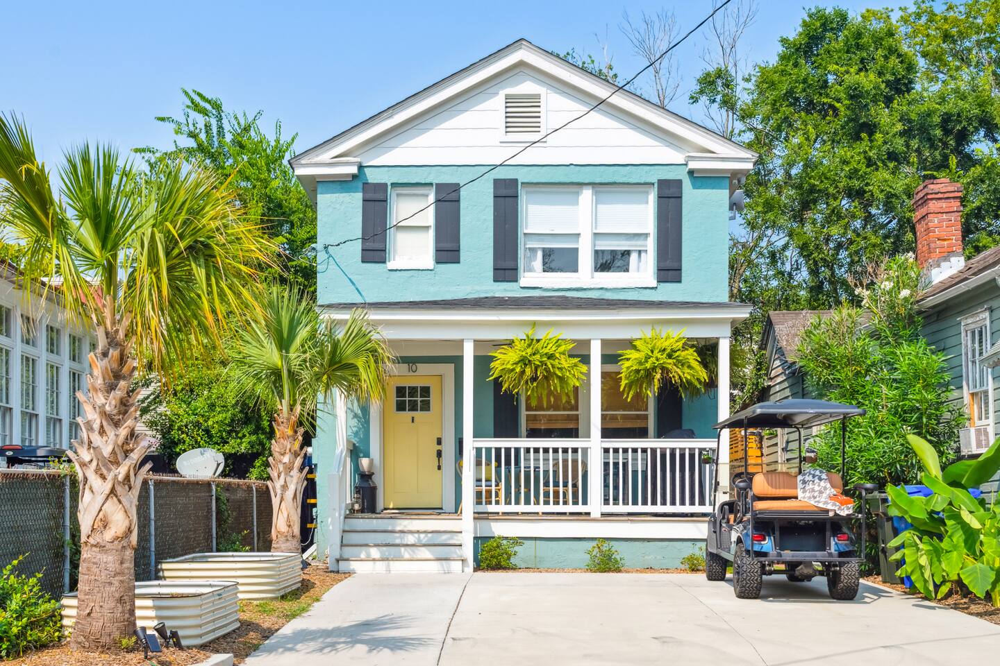 Family Friendly Downtown Home Private Fenced Yard