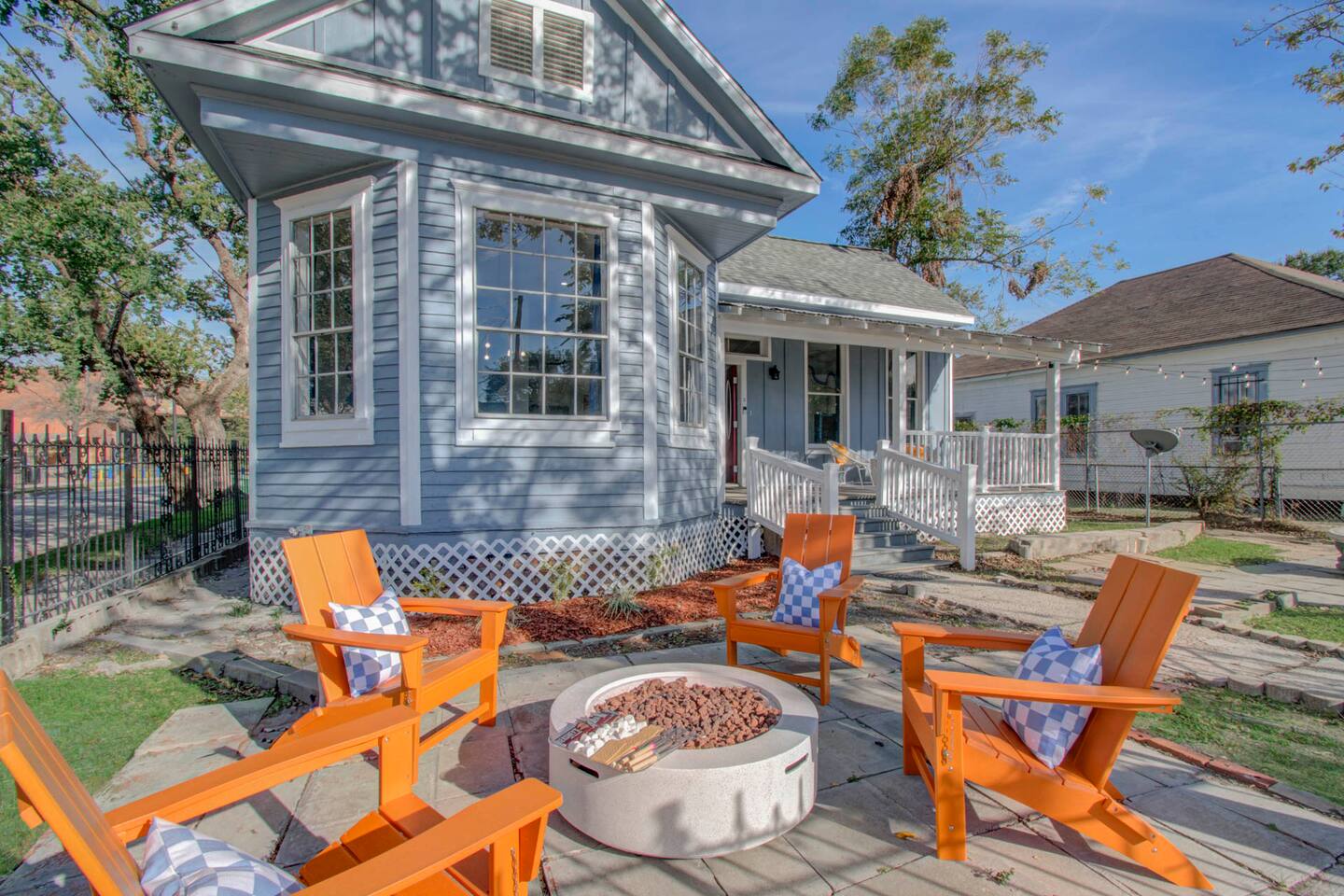 Welcome to Your Houston Retreat!