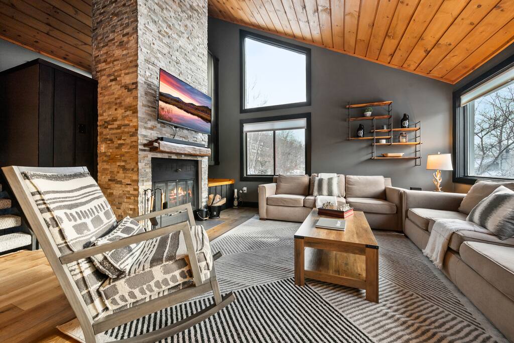 Summit 71 | Pools, Shuttle, Near Loon & Downtown