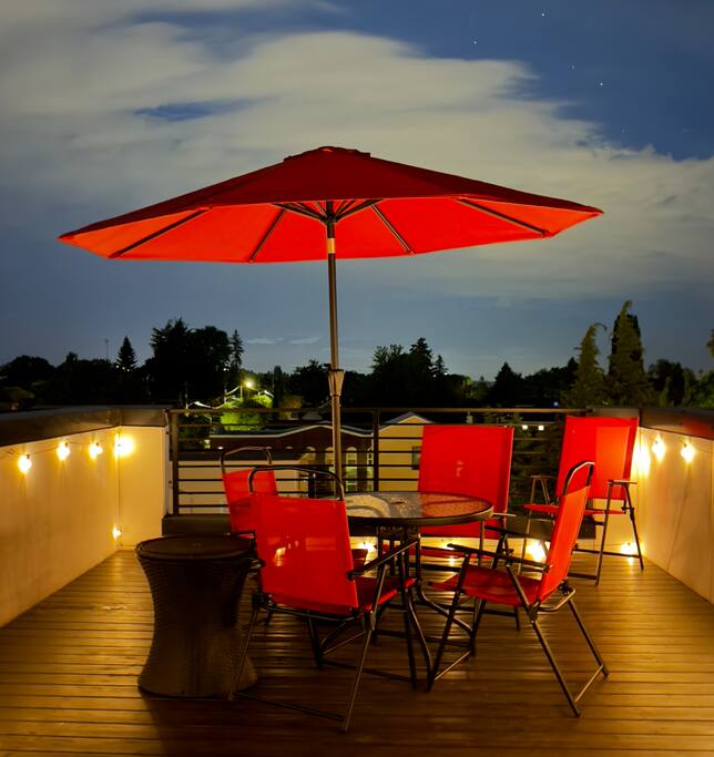 Tranquil Escape with Private Parking & Rooftop