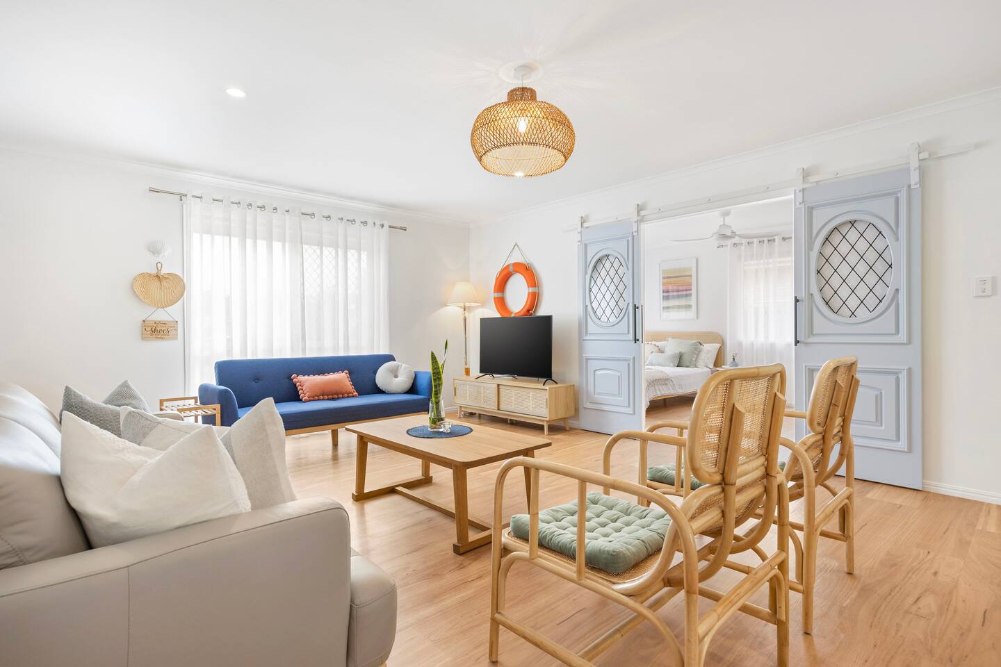 HB3 Coastal Home | Sleeps 8 | Family & Group