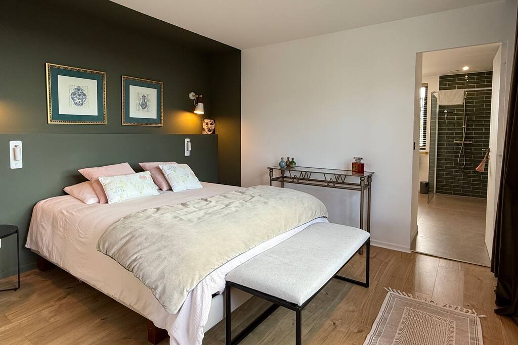 Suite Althéa – Élégance & Indépendance à Biarritz