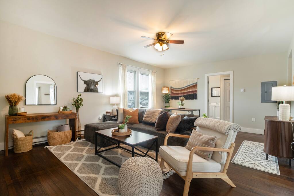 Groton Getaway • Stylish 2BR Close to Everything!